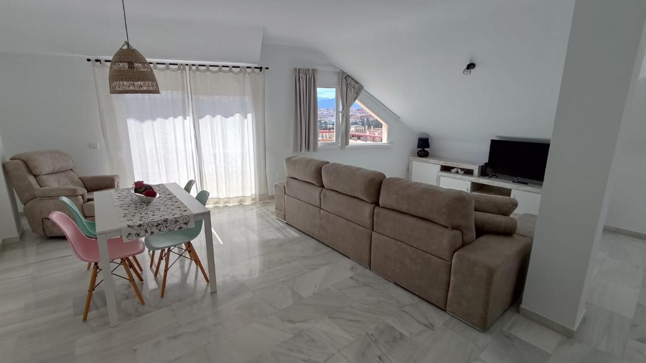 Apartamentos La Casa De Bebita Фуeнхирола Екстериор снимка