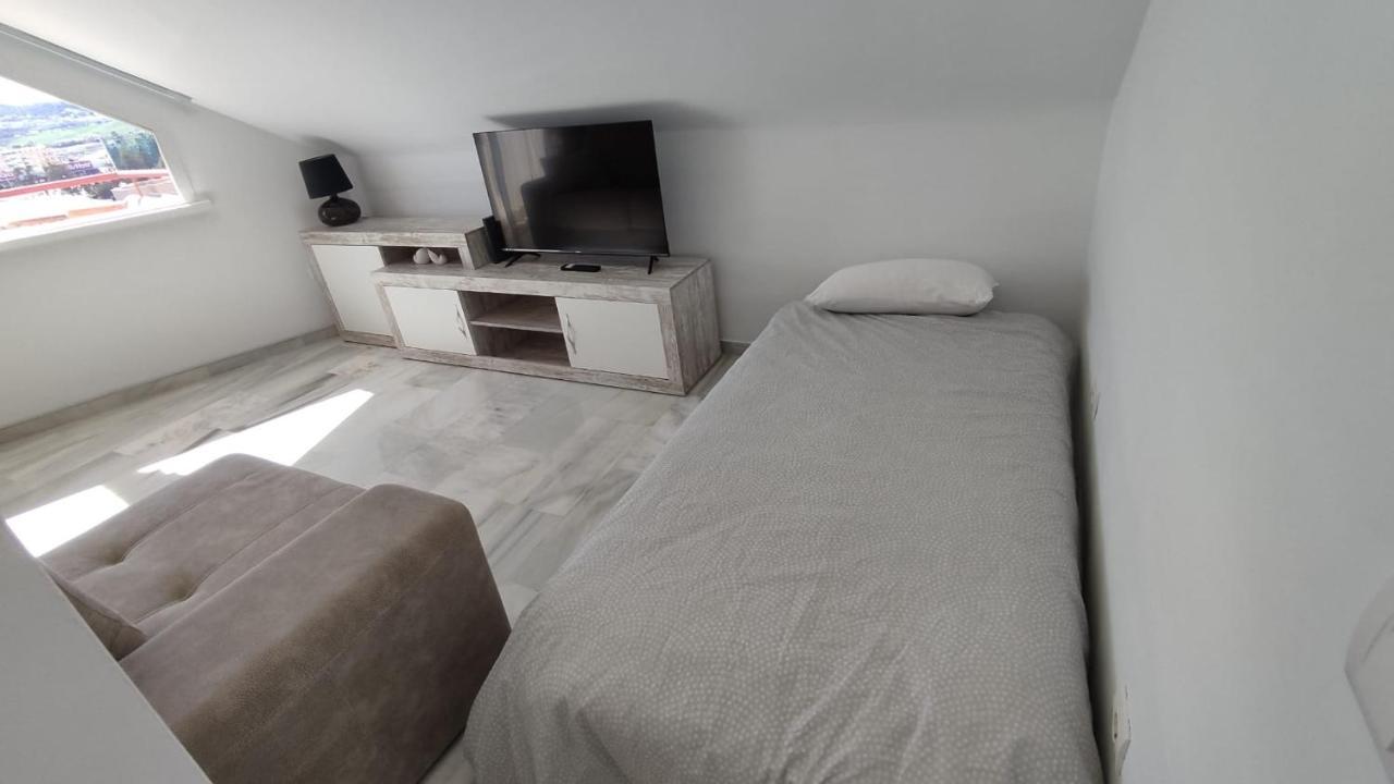 Apartamentos La Casa De Bebita Фуeнхирола Екстериор снимка