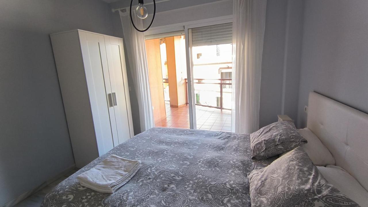 Apartamentos La Casa De Bebita Фуeнхирола Екстериор снимка