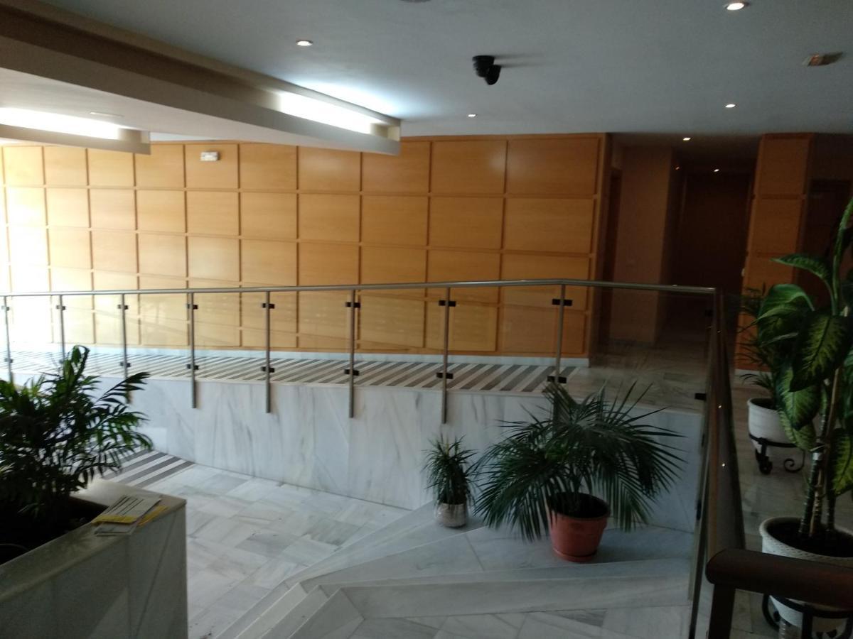 Apartamentos La Casa De Bebita Фуeнхирола Екстериор снимка